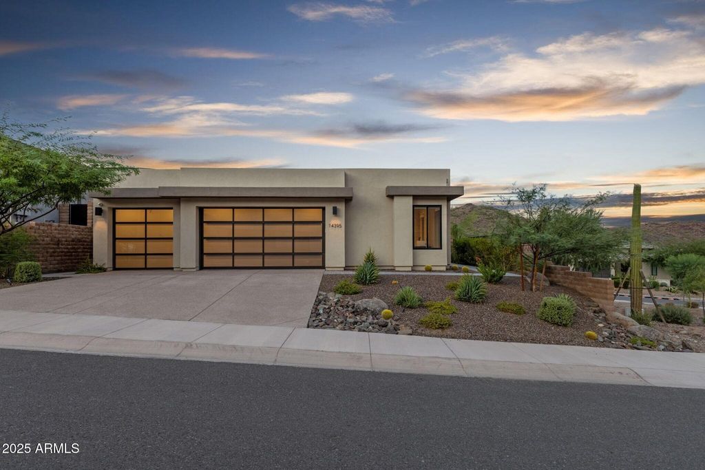Image 4 of property listing at 14395 N VALENCIA Drive, Fountain Hills, AZ 85268