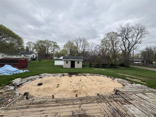 206 E 6th Street, Marion, MI 49665