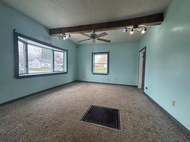 206 E 6th Street, Marion, MI 49665