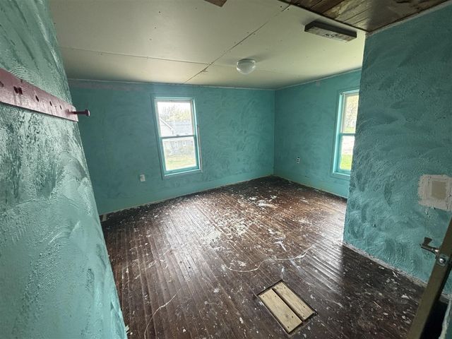 206 E 6th Street, Marion, MI 49665