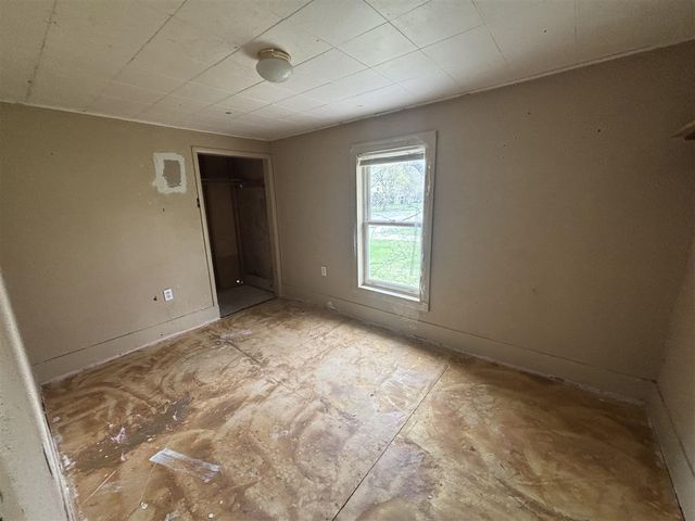 206 E 6th Street, Marion, MI 49665