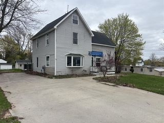 206 E 6th Street, Marion, MI 49665
