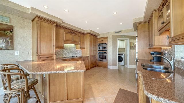 535 SANCTUARY DRIVE A401, Longboat Key, FL 34228