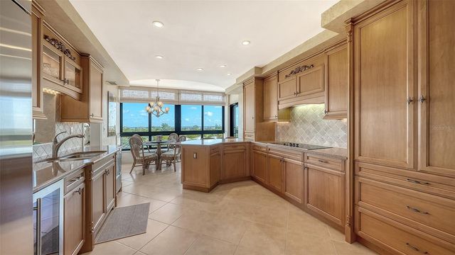 535 SANCTUARY DRIVE A401, Longboat Key, FL 34228