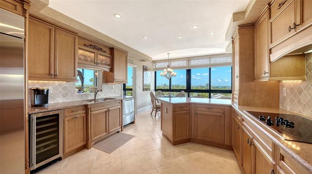 535 SANCTUARY DRIVE A401, Longboat Key, FL 34228
