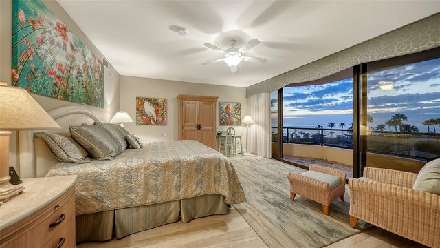 535 SANCTUARY DRIVE A401, Longboat Key, FL 34228