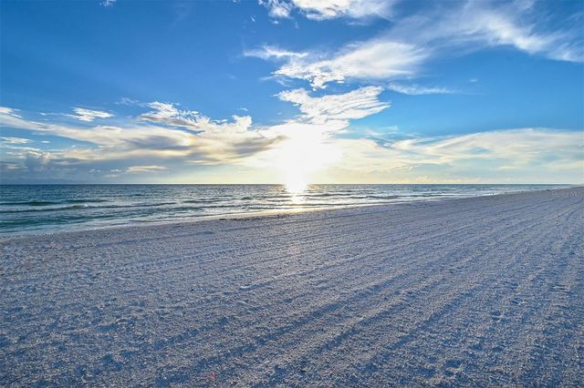 535 SANCTUARY DRIVE A401, Longboat Key, FL 34228