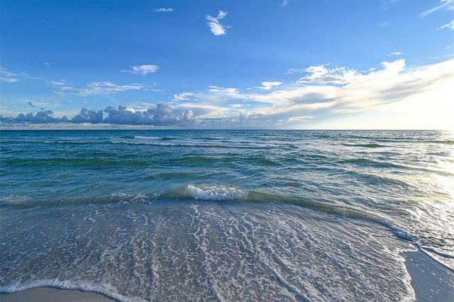 535 SANCTUARY DRIVE A401, Longboat Key, FL 34228