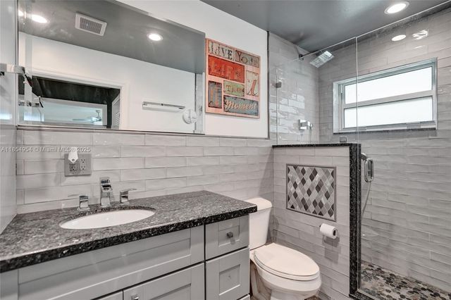 1380 NW 70th Ter, Margate, FL 33063
