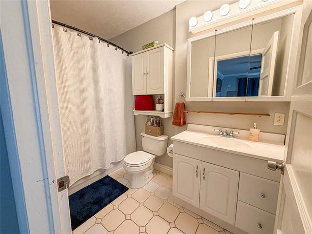 1215 N Walnut Street, Guthrie, OK 73044