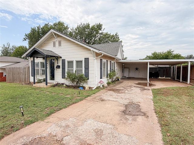 1215 N Walnut Street, Guthrie, OK 73044