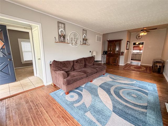 1215 N Walnut Street, Guthrie, OK 73044