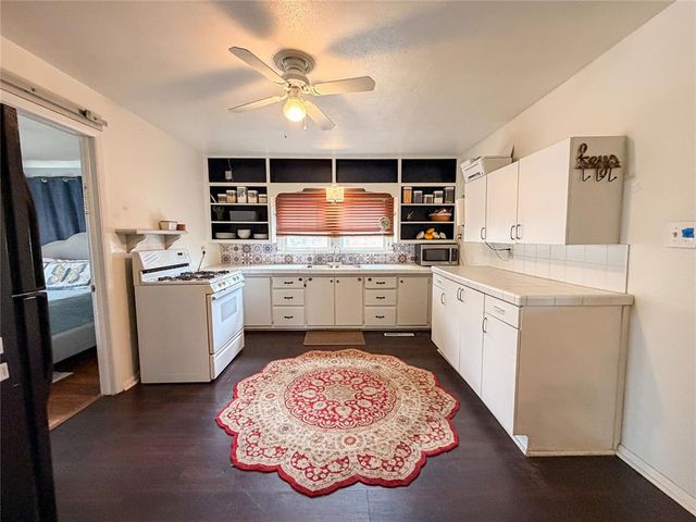 1215 N Walnut Street, Guthrie, OK 73044