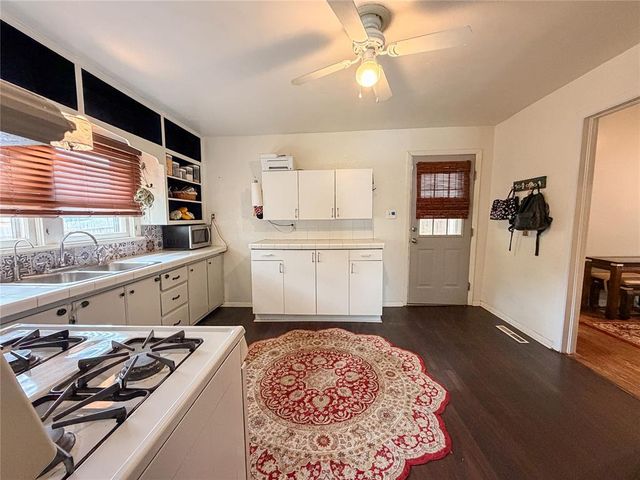 1215 N Walnut Street, Guthrie, OK 73044