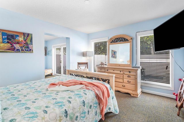 800 Lagoon Lane, Lantana, FL 33462