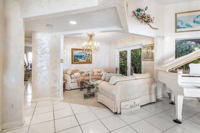 800 Lagoon Lane, Lantana, FL 33462