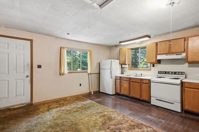 4 Porter Road, Chelmsford, MA 01824