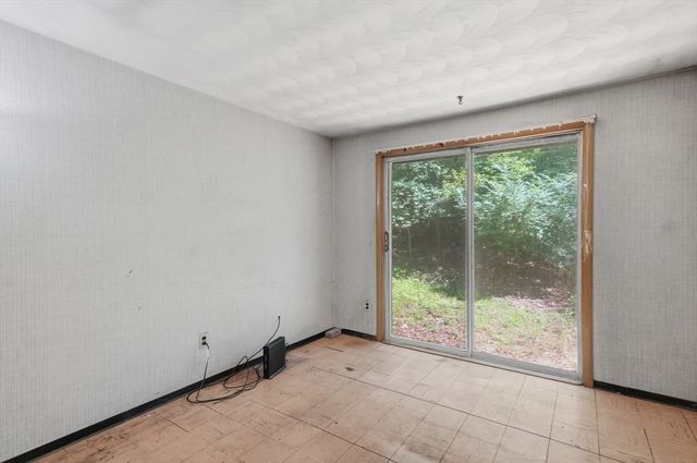 4 Porter Road, Chelmsford, MA 01824