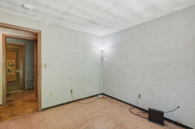 4 Porter Road, Chelmsford, MA 01824