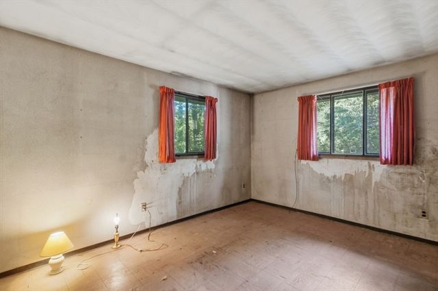 4 Porter Road, Chelmsford, MA 01824