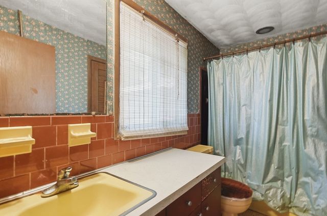 4 Porter Road, Chelmsford, MA 01824