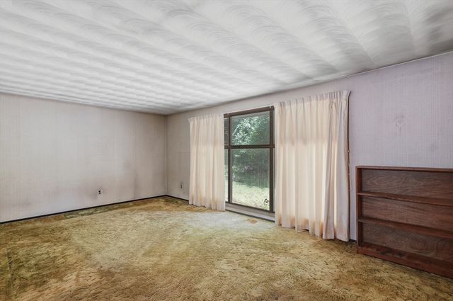 4 Porter Road, Chelmsford, MA 01824