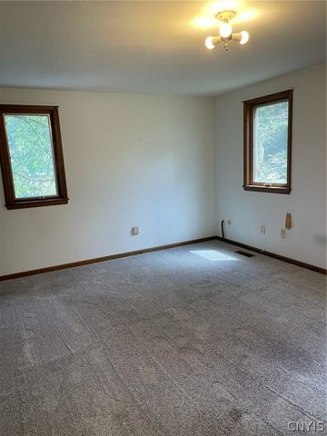 517 Hatherleigh Drive, Geddes, NY 13209