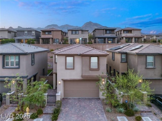 12521 Lylan Ridge Street, Las Vegas, NV 89138