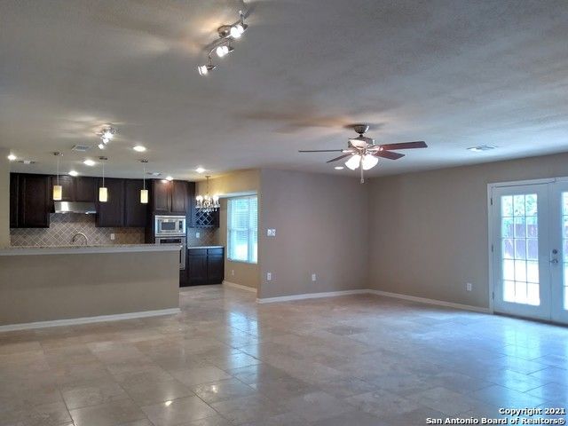219 Rua De Matta St, San Antonio, TX 78232