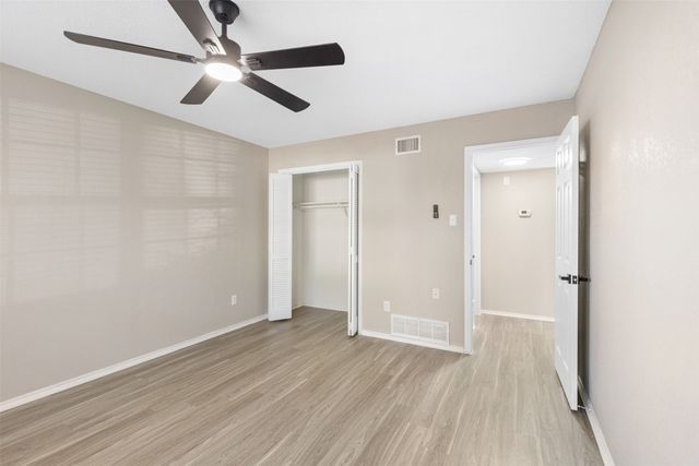 2706 Bridge Lake Drive, Irving, TX 75060