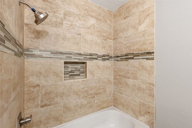 2706 Bridge Lake Drive, Irving, TX 75060