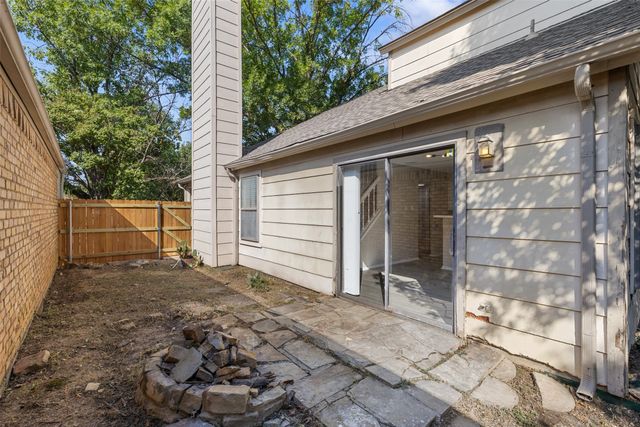 2706 Bridge Lake Drive, Irving, TX 75060