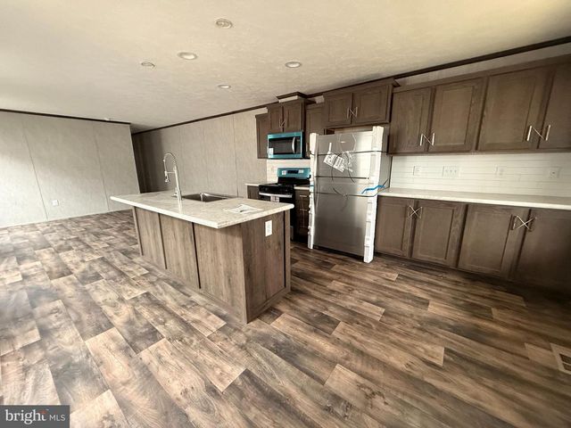 12 JEFFERSON COURT, Millville, NJ 08332