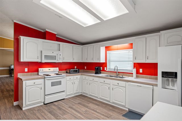 307 Brazos Harbor Drive, Granbury, TX 76048