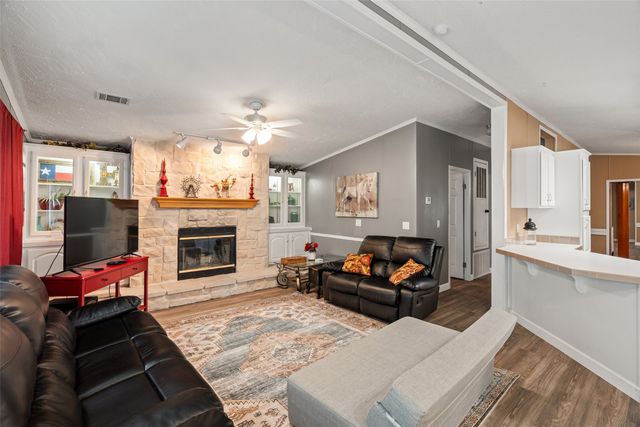 307 Brazos Harbor Drive, Granbury, TX 76048