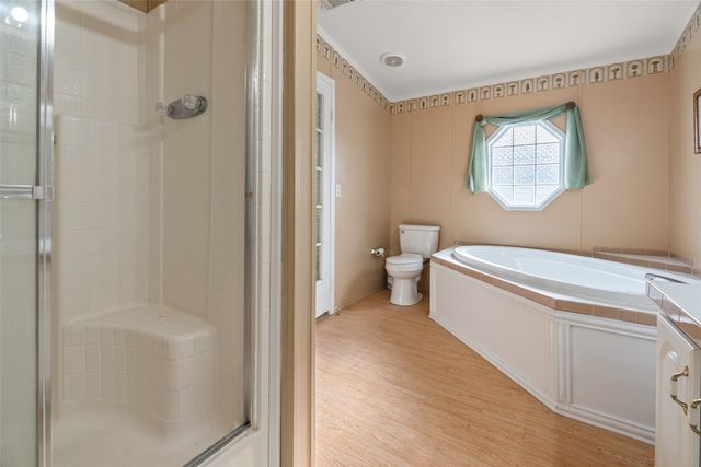 307 Brazos Harbor Drive, Granbury, TX 76048