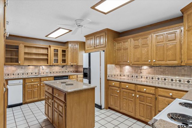 302 Erwin, Edgewood, TX 75117