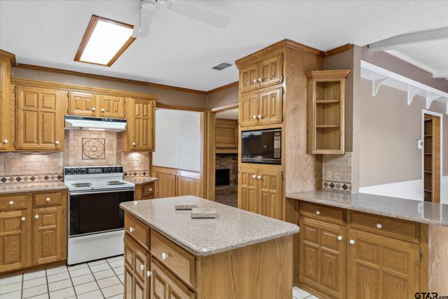 302 Erwin, Edgewood, TX 75117