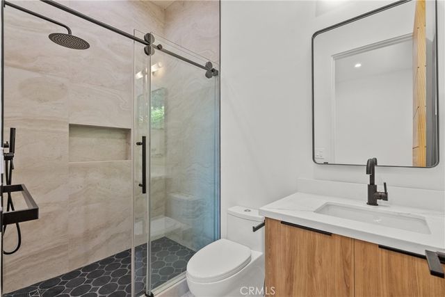 19146 Keswick, Reseda, CA 91335