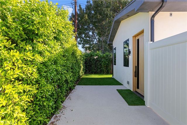 19146 Keswick, Reseda, CA 91335
