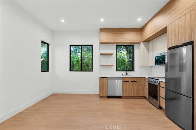 19146 Keswick, Reseda, CA 91335