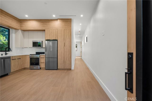 19146 Keswick, Reseda, CA 91335
