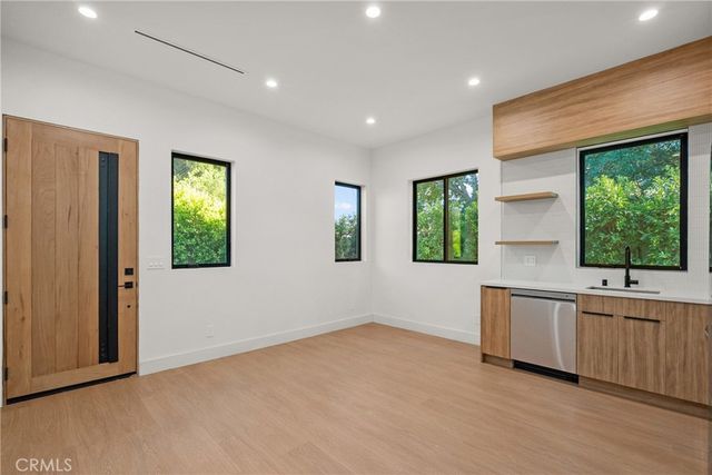19146 Keswick, Reseda, CA 91335