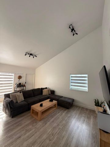 8167 SW 24th Street, Davie, FL 33324