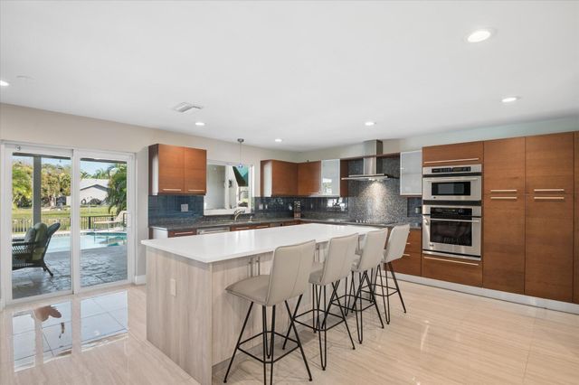 1078 NW 96th Avenue, Plantation, FL 33322