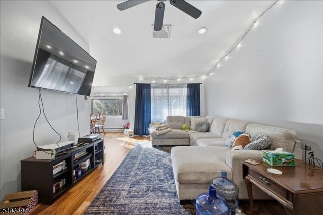 4 The Crescent, Union Twp., NJ 08809