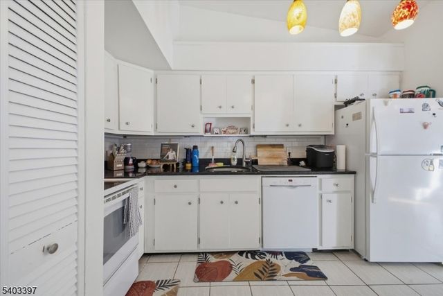 4 The Crescent, Union Twp., NJ 08809