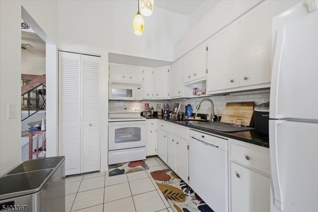 4 The Crescent, Union Twp., NJ 08809