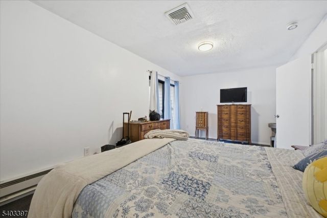 4 The Crescent, Union Twp., NJ 08809