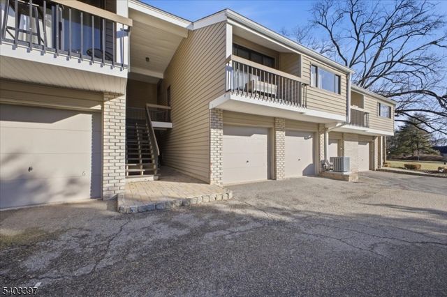 4 The Crescent, Union Twp., NJ 08809